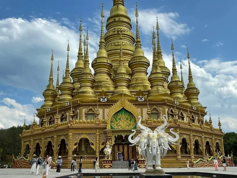 Mengle Grand Buddha Temple 4 西雙版納勐泐大佛寺,傣泰風格輝煌金色佛塔群,精緻南傳上座部佛教建築藝術,熱帶雨林環抱傣泰异域風情,雲南西雙版納必朝聖佛門聖地。